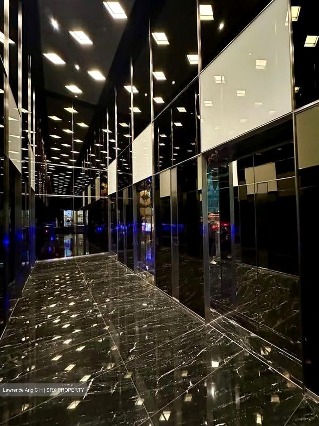 Centrium Square (D8), Office #626817291